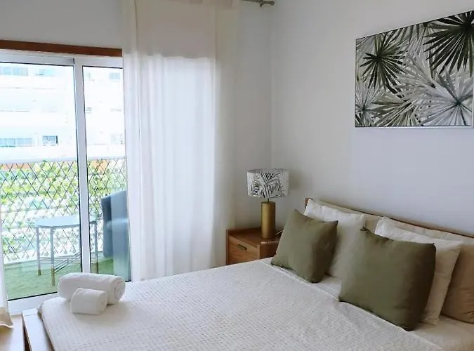 S. Soares Riviera Flat *