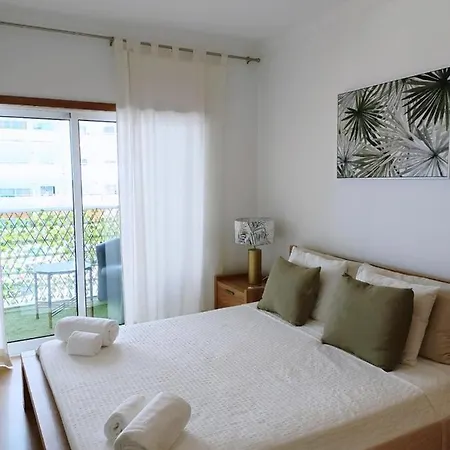 S. Soares Riviera Flat *